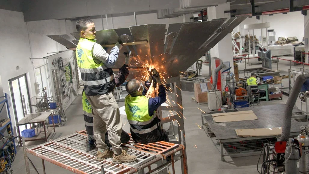 GOMI assembly workshop photograph