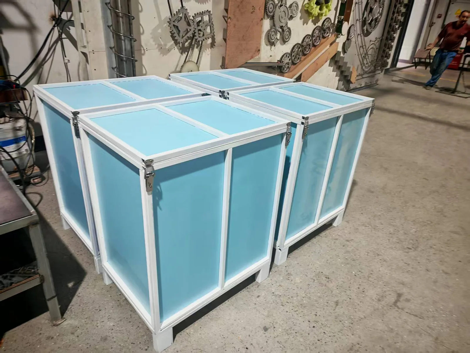 Custom panel crate for an exhibit
